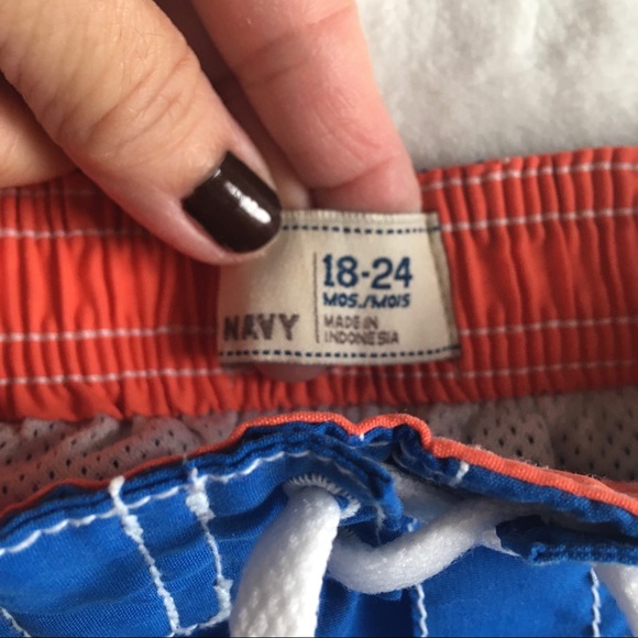 Old Navy Swim Short lot boy 18 - 24 months - Picture 7 of 10